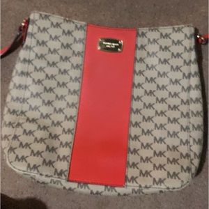 Micheal Kors Medium Logo Messenger Bag.